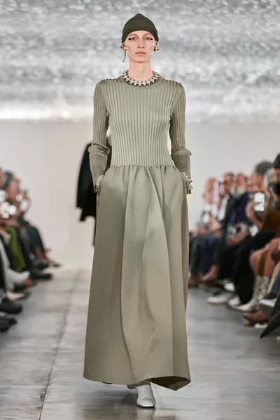 Look 1